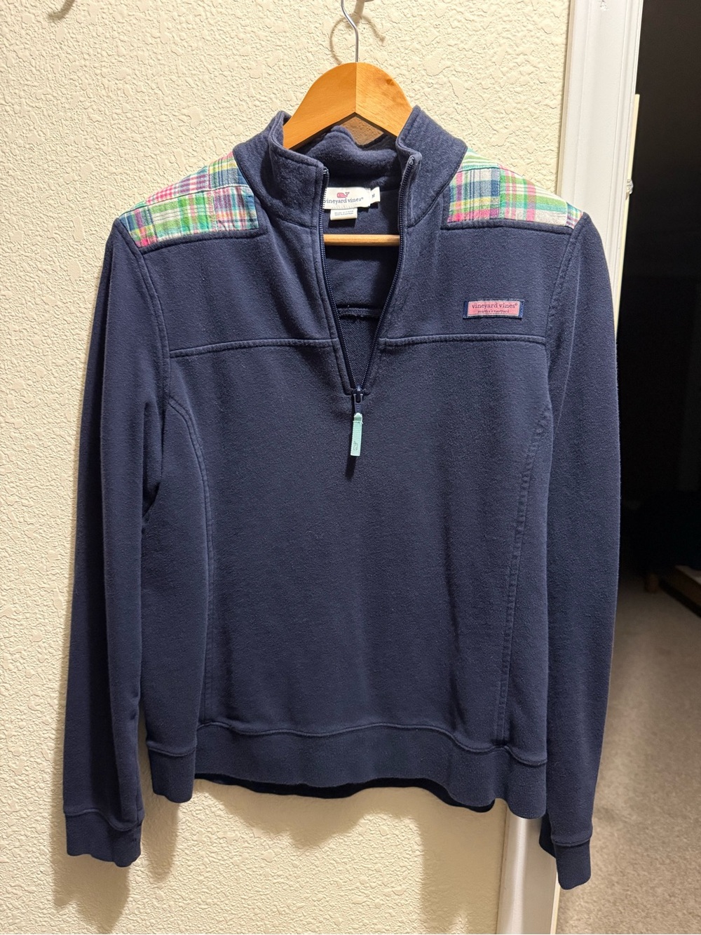 Vineyard Vines Preppy Coastal Navy Pullover with Madras Plaid Accents